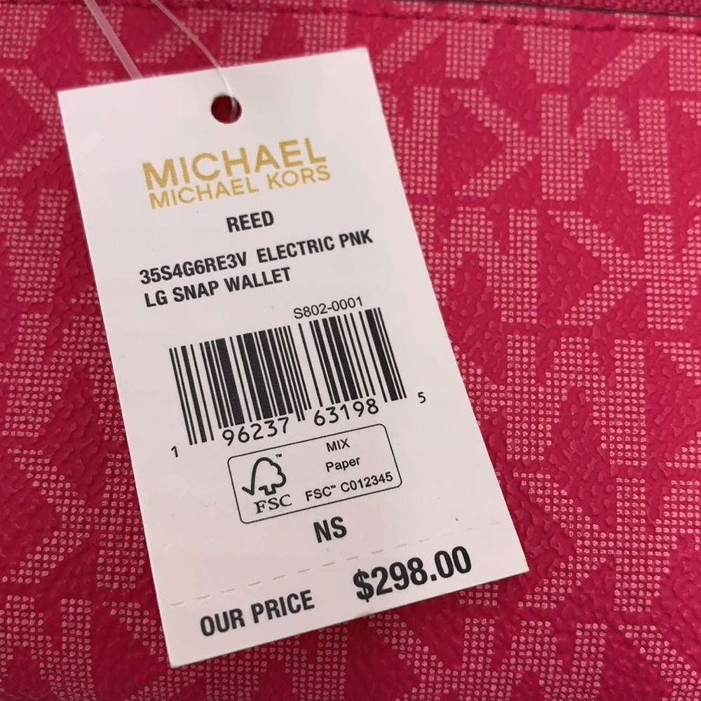 MICHAEL KORS Reed Large
Snap Signature Wallet
MK Logo Electric Pink color - Picture 6 of 11